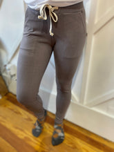 Load image into Gallery viewer, Ampersand performance fleece joggers