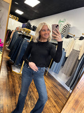 Load image into Gallery viewer, Button long sleeve blouse