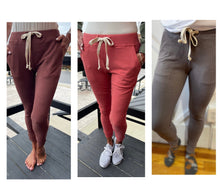 Load image into Gallery viewer, Ampersand performance fleece joggers