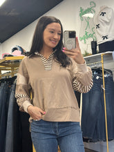 Load image into Gallery viewer, Collared crop color block sweatshirt