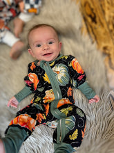 Load image into Gallery viewer, fall pumpkin sleeper