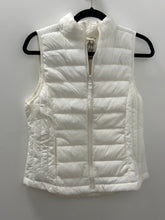 Load image into Gallery viewer, Light weight puffer vest
