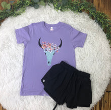 Load image into Gallery viewer, Flower bull skull T
