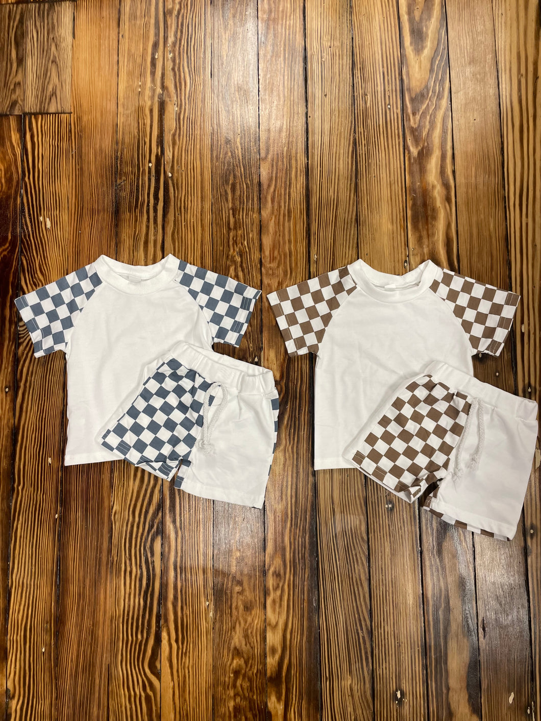 Checkered set