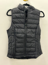 Load image into Gallery viewer, Light weight puffer vest
