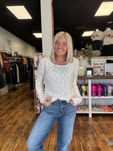 Load image into Gallery viewer, Floral print long sleeve top
