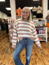 Load image into Gallery viewer, Striped crop sweater
