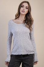 Load image into Gallery viewer, Floral print long sleeve top

