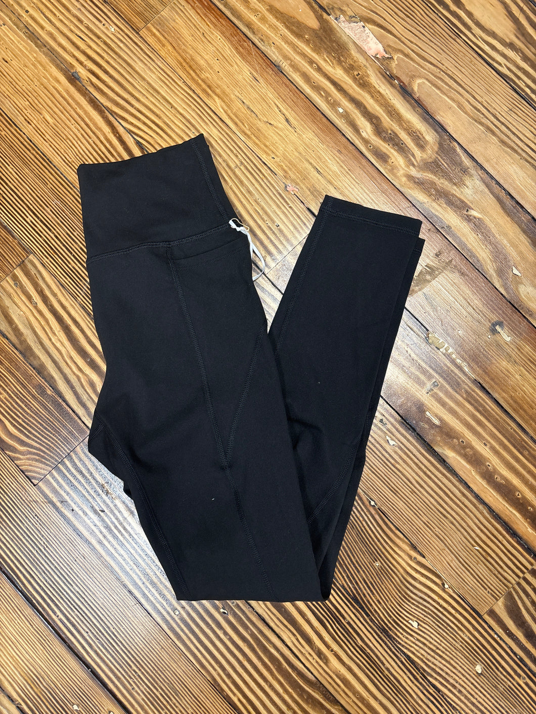 Black pocket leggings