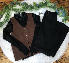 Load image into Gallery viewer, Sleeveless button vest
