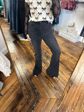 Load image into Gallery viewer, Judy Blue HW flare w/ tulip hem
