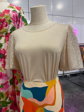 Load image into Gallery viewer, Sequin puffy sleeve top
