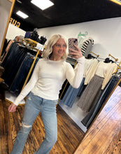 Load image into Gallery viewer, Button long sleeve blouse
