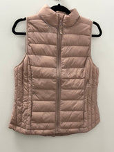 Load image into Gallery viewer, Light weight puffer vest
