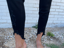 Load image into Gallery viewer, Kancan Black ankle skinny
